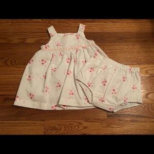 NWOT. Carters floral dress & bloomer set sz 12 mo